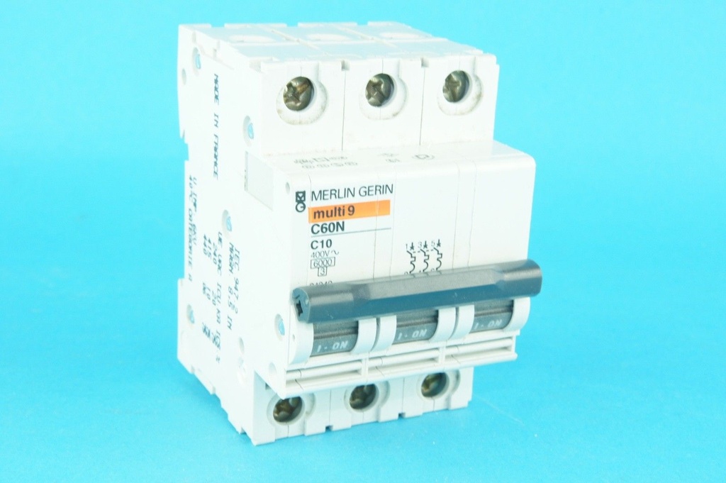 Multi 9 C60N B16A 3-pole circuit breaker