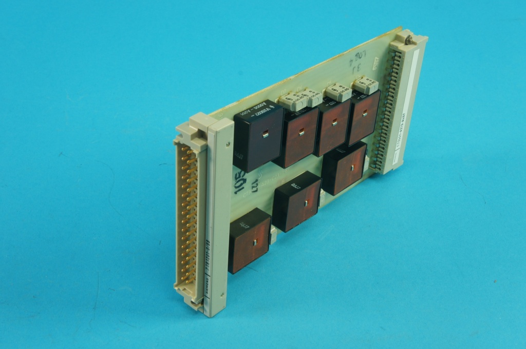 Siemens C72451-A213-A407 7TR1201-0/BB C73040-A23-C23 Alarm Relay Module 7 Relays, 1 Shunt Each unsealed