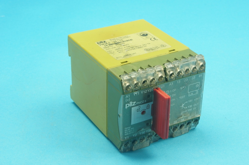 Pilz 474899 PNOZ 6 3S 10 emergency stop relay, 24 VDC 4.5 W, 3 NO safety contacts 1 NC auxiliary contact