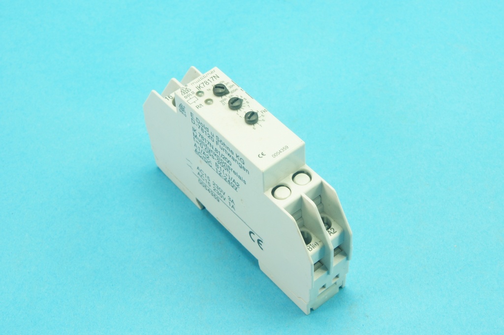 Dold IK7817N81/200 0054359 modular multi-functional time relay, 0.05 - 300 h, 12-240 VAC/VDC, with 1 changeover (NO/NC) contact 1A/3A at 230 VA