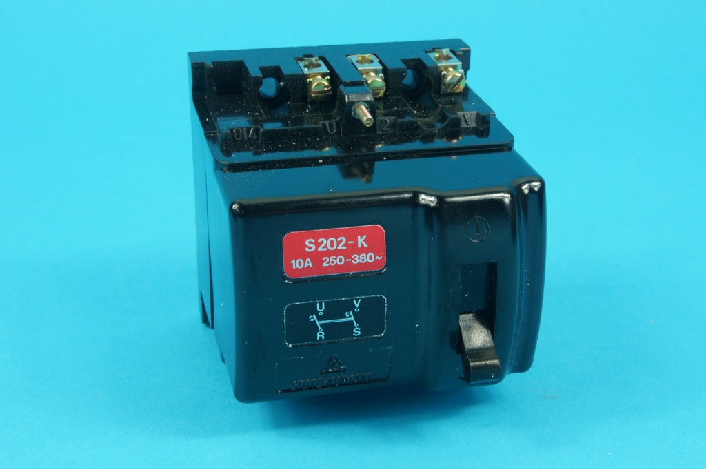 Circuit Breaker 10A GHS2027421V0