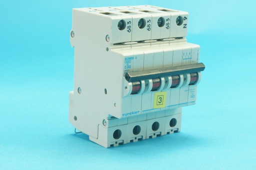 [3532-000-C] Vynckier 3532-000 64063 series G circuit breaker C32A 6 kA 3-pole + N